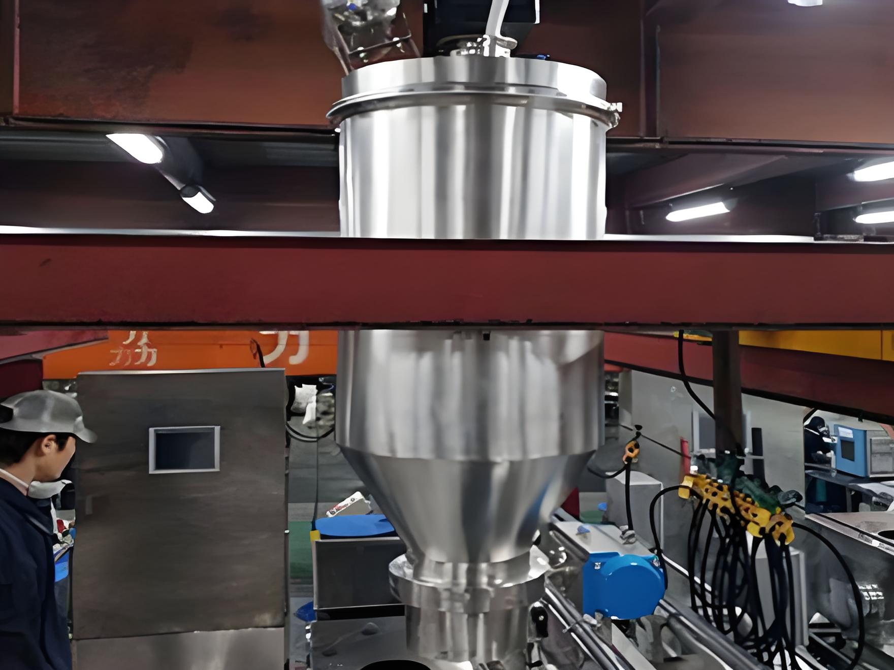 軌道式移動真空上料機（輸送活性炭）